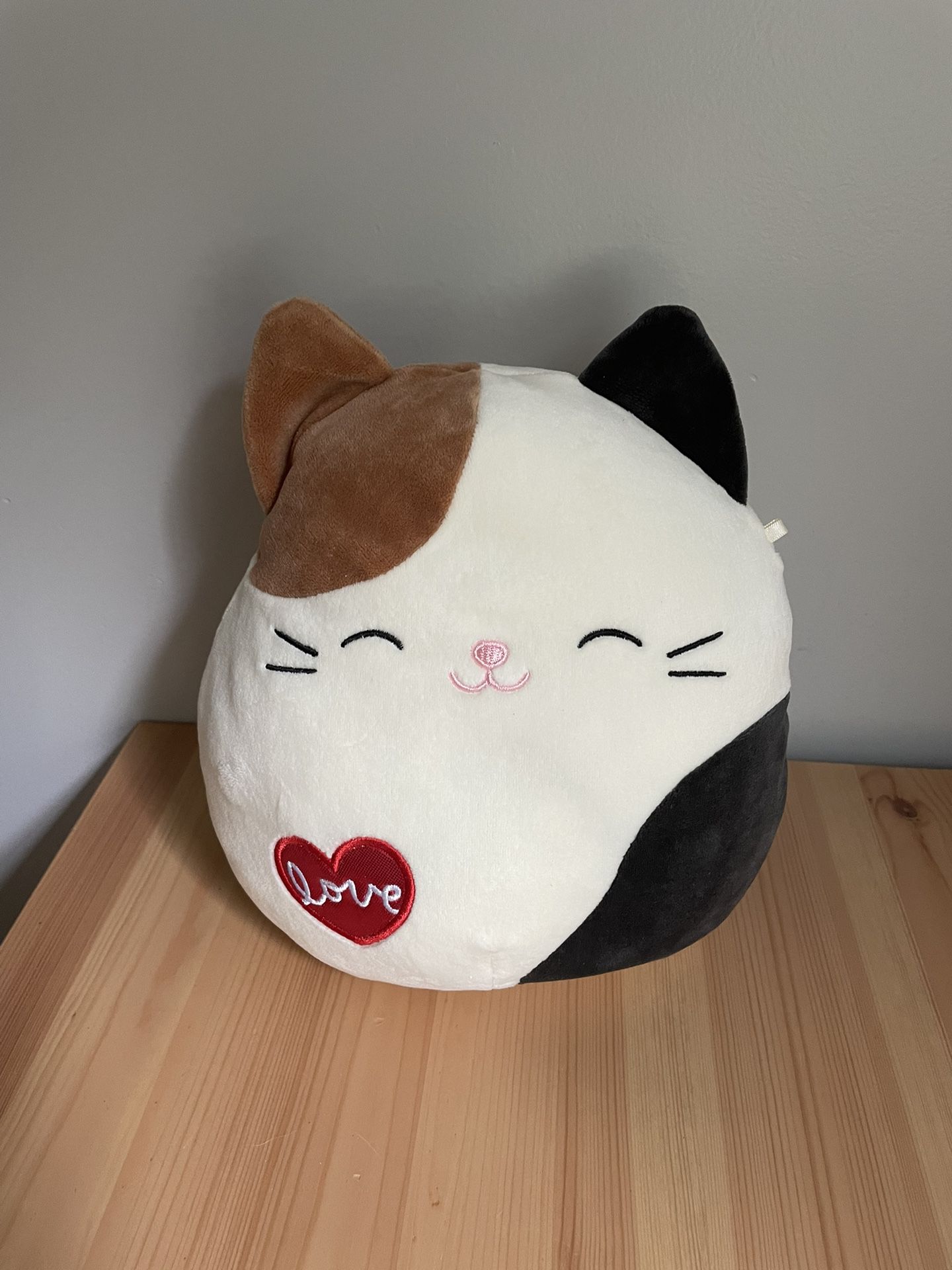 Squishmallow Cam Calico Kitten Cat Soft Tricolor Heart Belly Plush