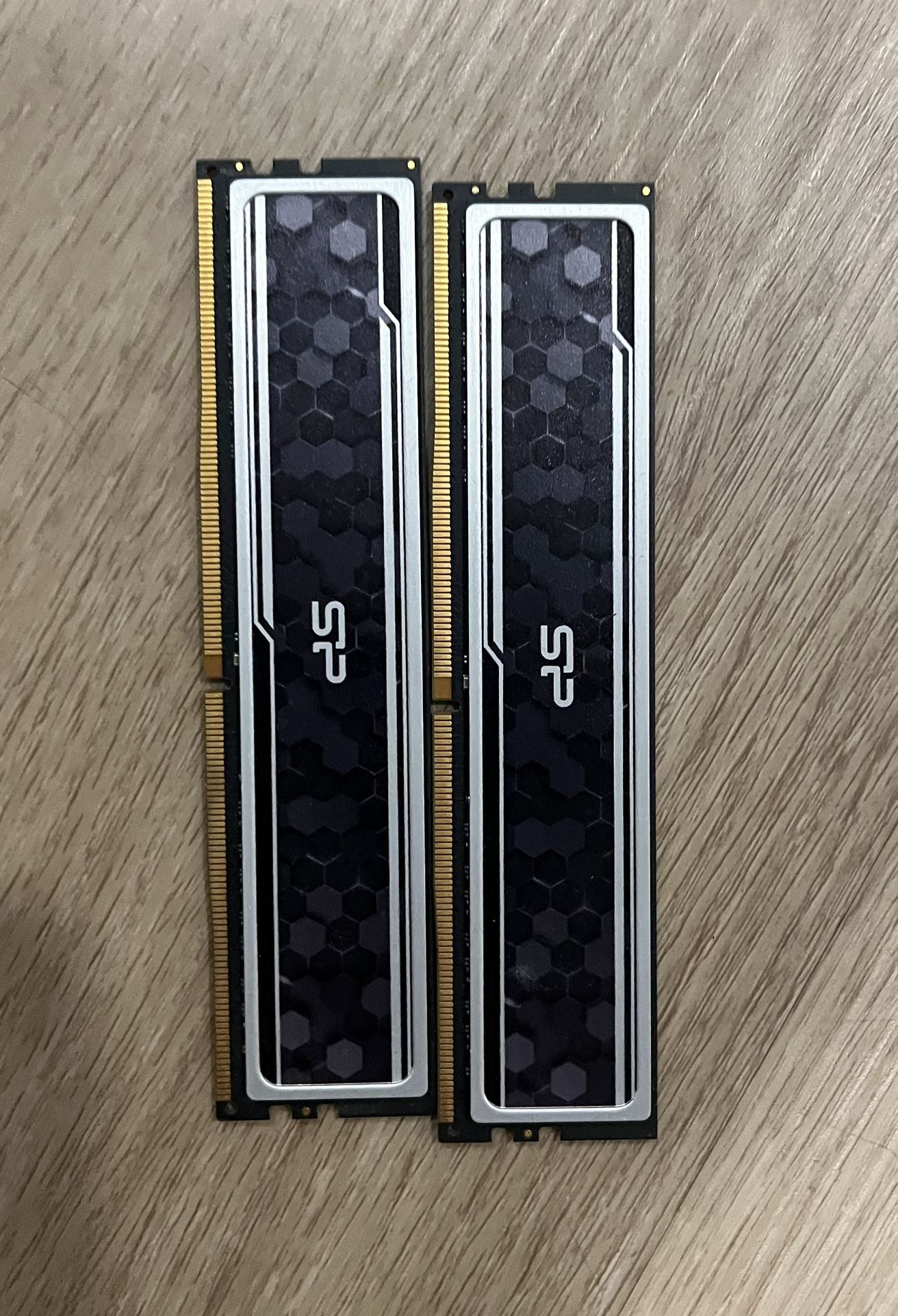 16GB (8x2) DDR4 Silicon Power RAM & 1TB PNY Gen 3 NVME SSD