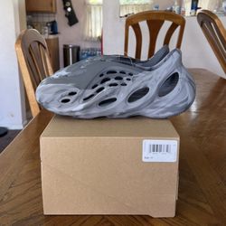 Adidas Yeezy Foam RNR MX Granite Size 11