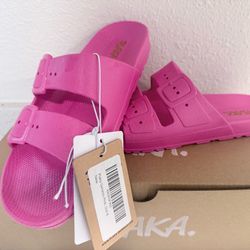 Plaka Genesis Pink Sandals – Women’s Size 8 – New with Box