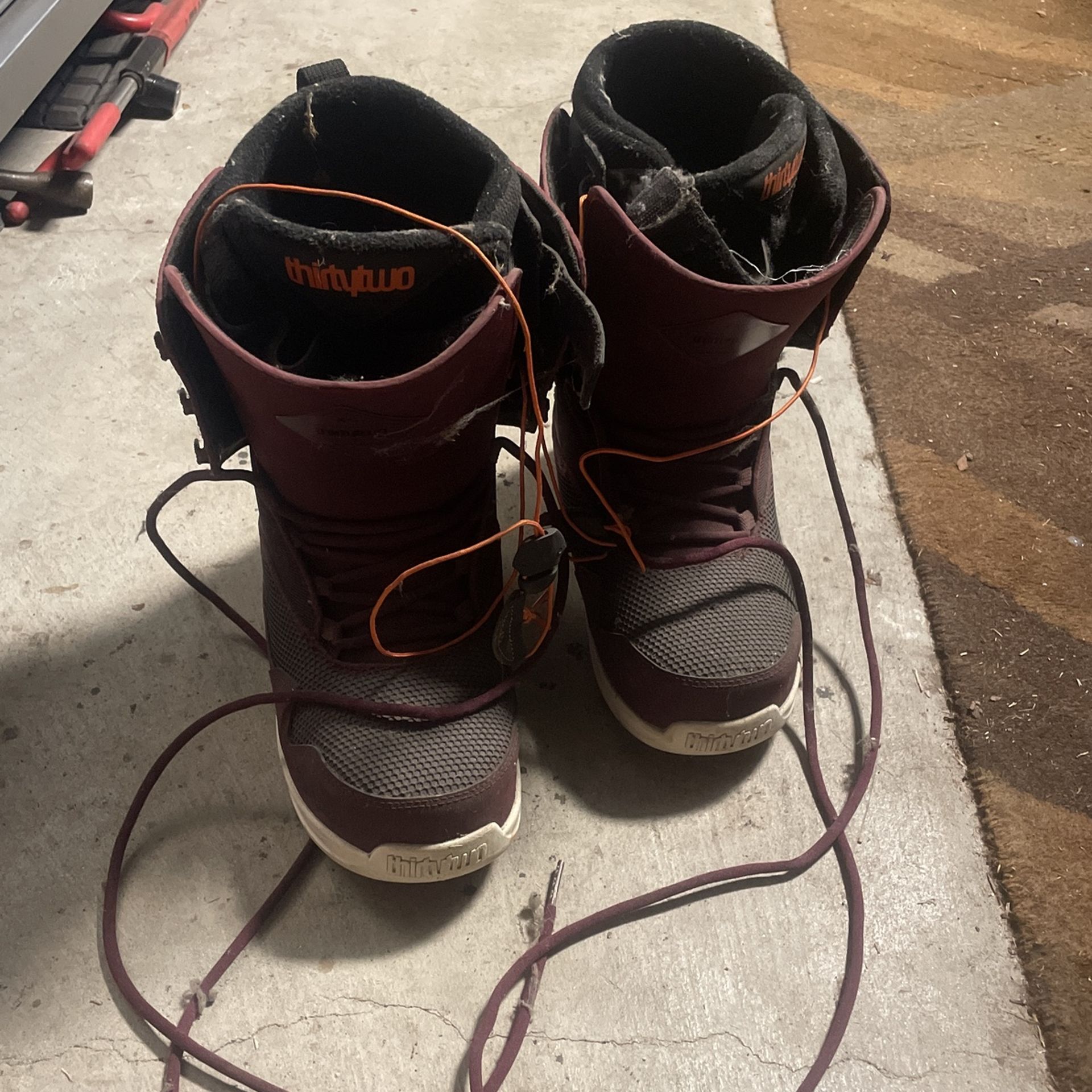 Snowboard Boots Thirty Two