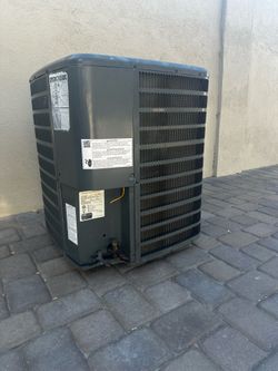 Air conditioning condenser