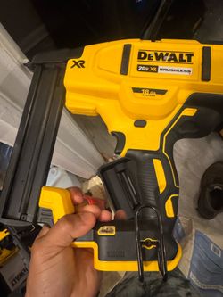Dewalt 18 gauge narrow crown stapler