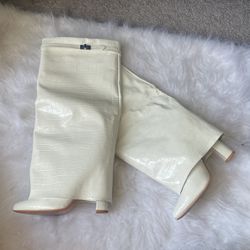 White Boots by Pretty little thing 