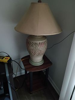 2 antique lamps and end tables