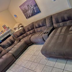 Free Delivery Electric Recliner Sectional Couch With Cup holders And Storage