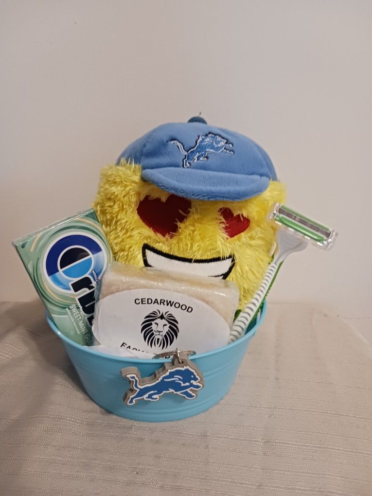 Mini Sports Baskets. Detroit Lions, Jaguars, Chargers. $15 Each