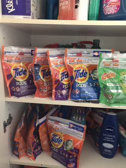 Tide pods a 3 cada boslsita de 16 piezas