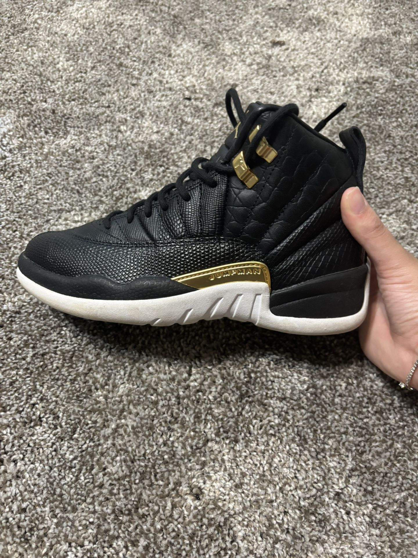 Wmns Air Jordan 12s
