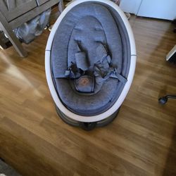 Maxi Cosi Baby Rocker Worth 200 Asking 100 Obo