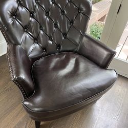 Elegant Statement Chair 