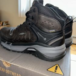 Men’s Composite Keen Boots Size 9.5
