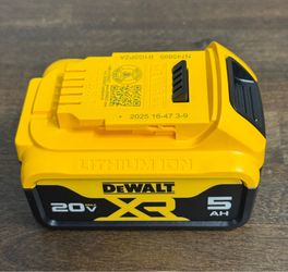 NEW DEWALT DCB205 20V MAX XR 5Ah Lithium Battery