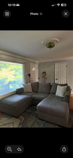 🛋️ Beautiful Sectional Sofa + Matching Ottoman – Only $400!