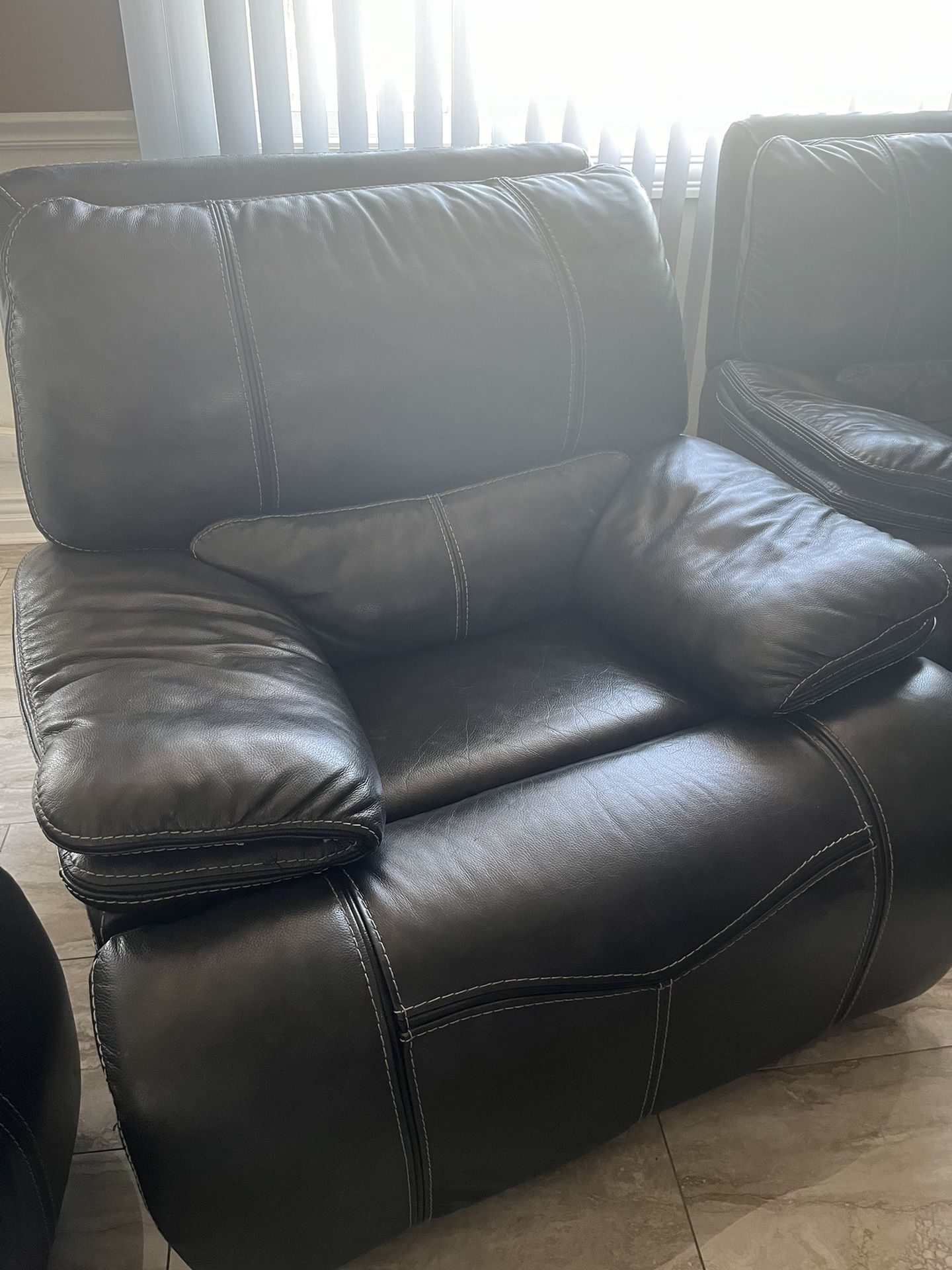 Real Leather Reclinable Chair