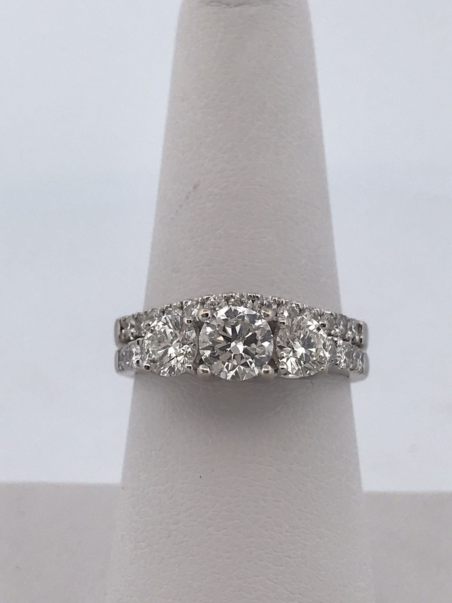 14k White Gold 2ct Diamond Ring Set Size 8