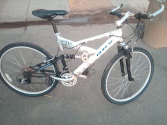 Bisikelta asi komoesta