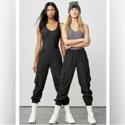 ALO Yoga Womens Black High Waisted It Girl Casual Oversized Cargo Pant Joggers