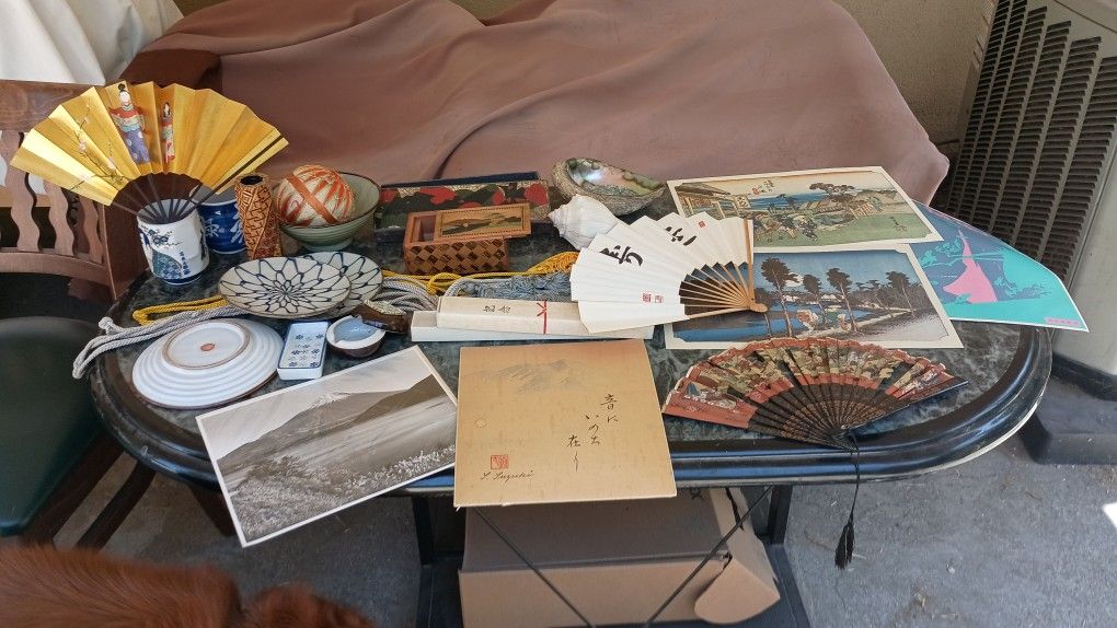 ANTIQUE AND VINTAGE JAPANESE ART RESELL OR COLLECTOR BUNDLE. BUY ONE ITEM OR BUY ALL FOR $70. THE ANTIQUE TRICK BOX SELLS FOR $60 $100 ONLINE