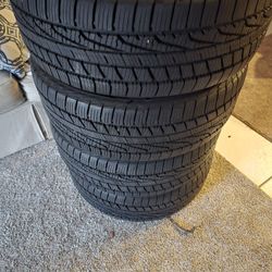 GOODYEAR 4 Tires Used 225 55 17 Inch 