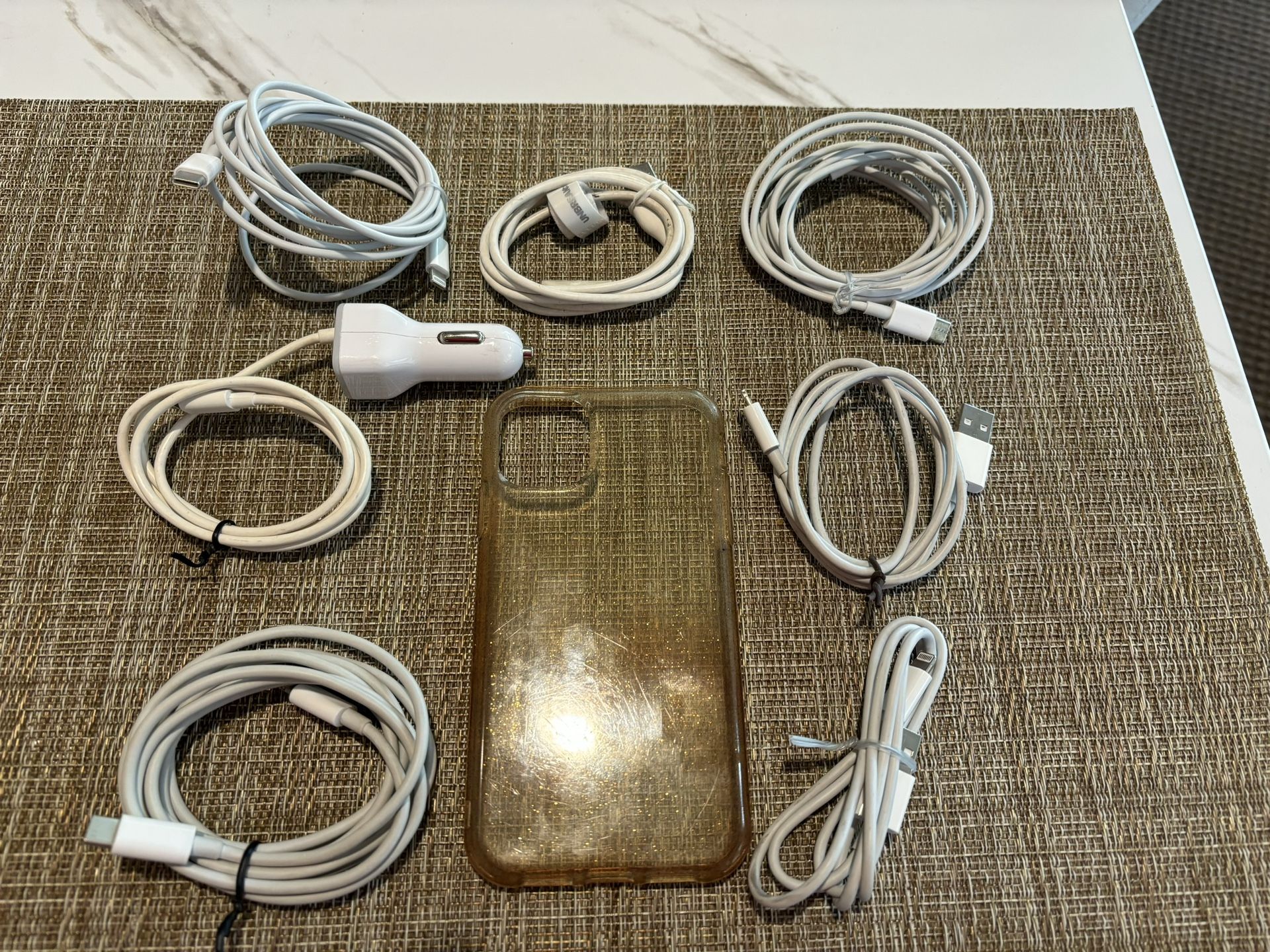 iPhone 11 accessories (Very Good/Mira Mesa)
