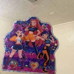 Kpop Piñatas $30-55$ 