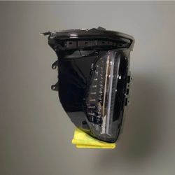 2025 2026 CADILLAC ESCALADE ESV LEFT HEADLIGHT USED OEM COMPLETE (contact info removed)5