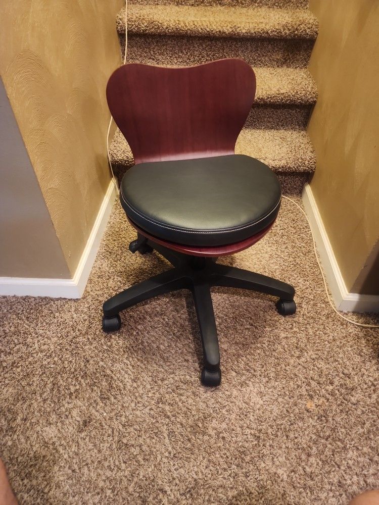 Continuum Pedicure Swivel Hydraulic Chair