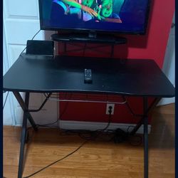 32 Inch LED Flat Screen TV 