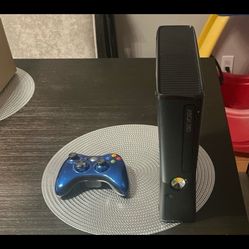 Xbox 360 With Controller 