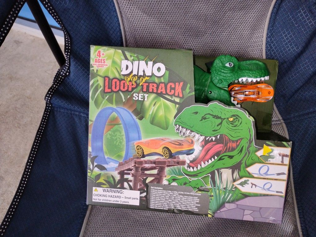 Dinosaur Race Track