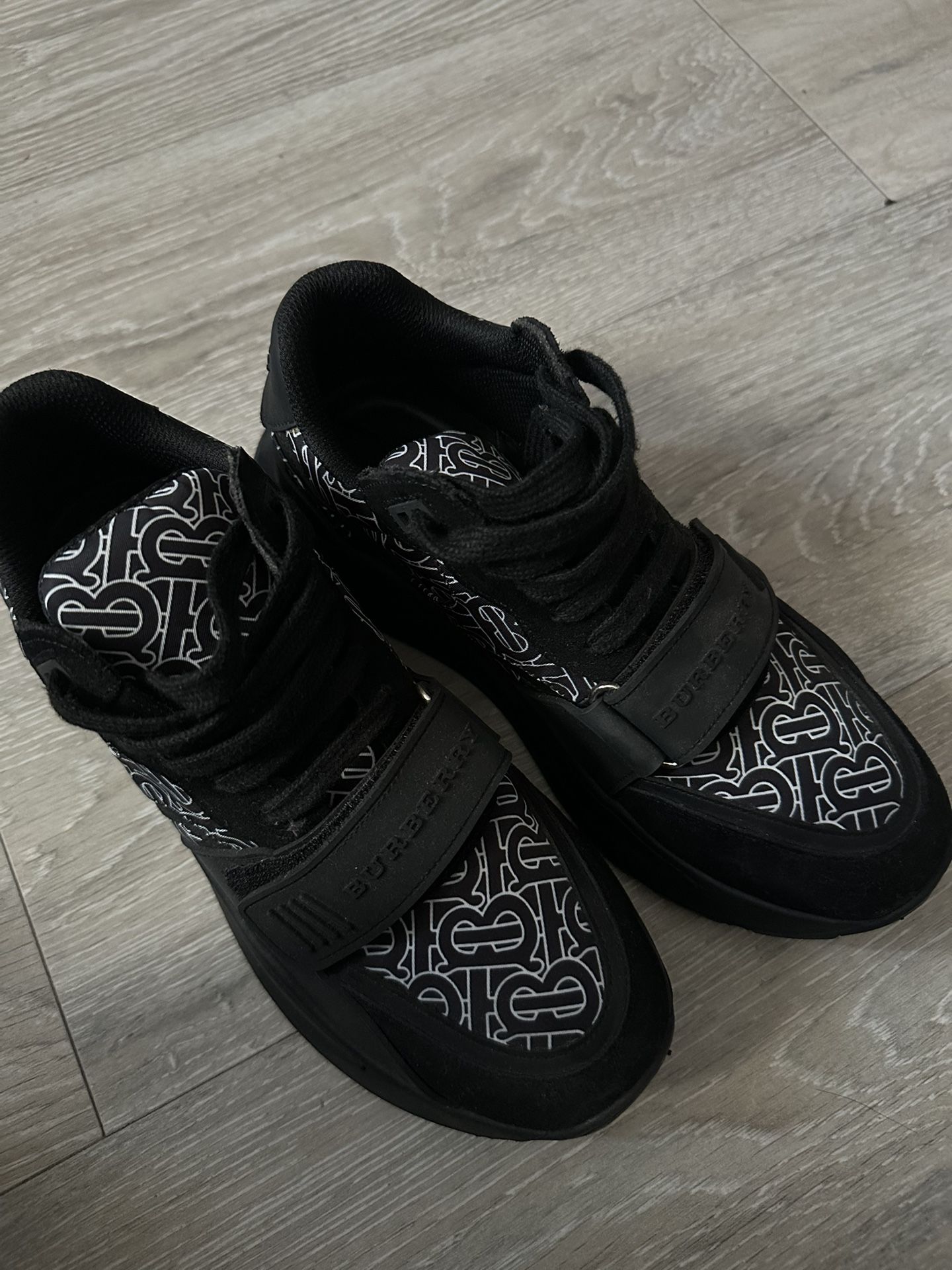 Burberry shoes