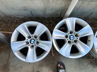 2013 BMW wheels w/ tires