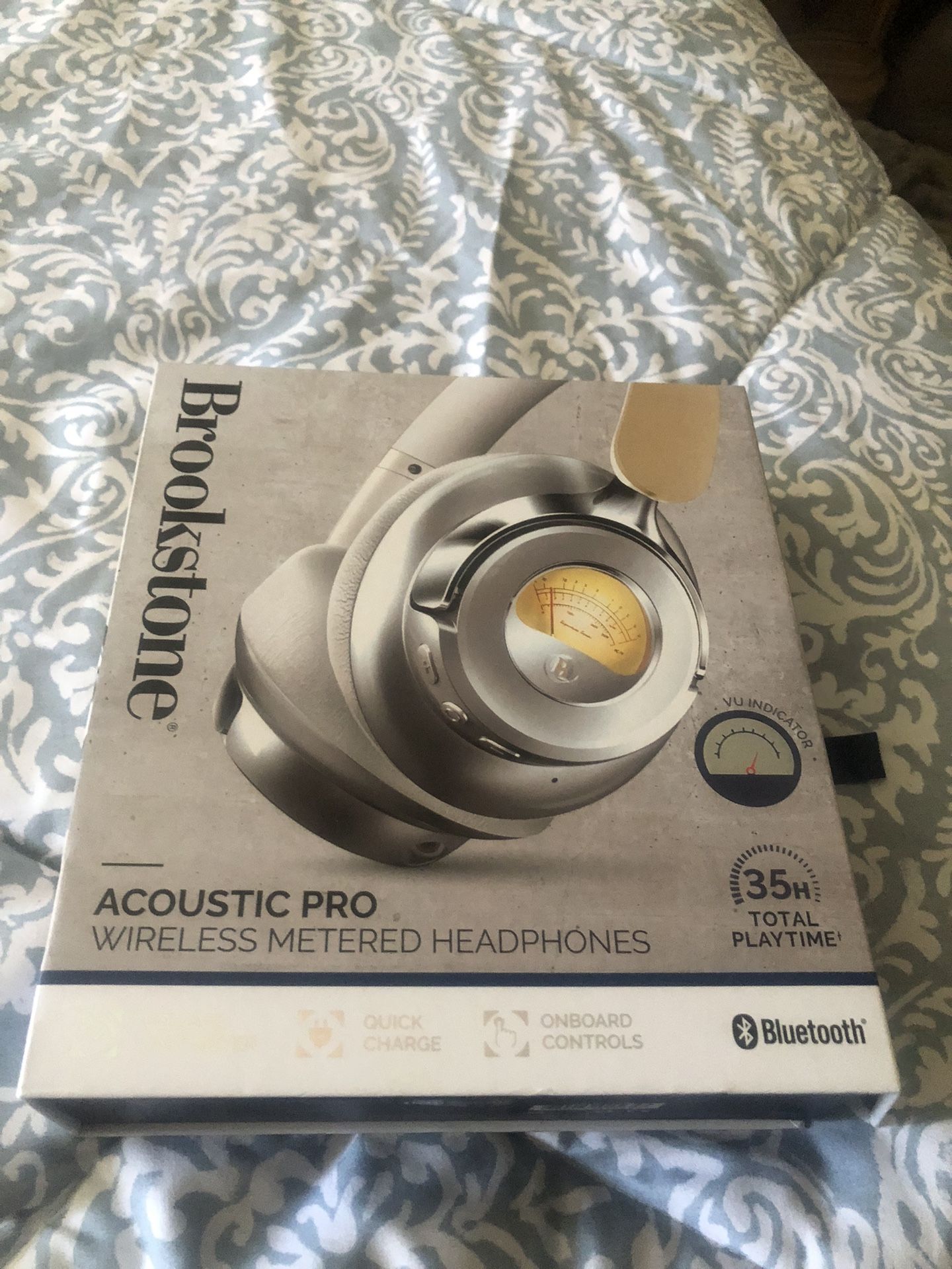 Brookstone Acoustic Pro Wireless Metered Headphones