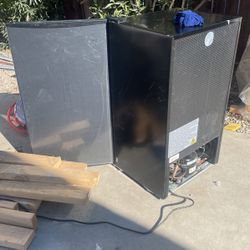 Mini Fridge 