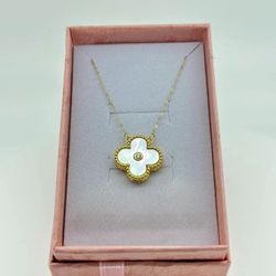 Real 18K Gold White Clover with Moissanite Necklace