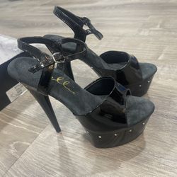Heels BRAND NEW