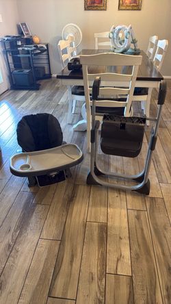 Graco Baby High Chair, Foldable Feeding Chair with Adjustable Footrest