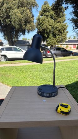 Table lamp
