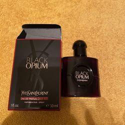Perfume Black Opium Eau De Parfum Over Red 1 Onza 