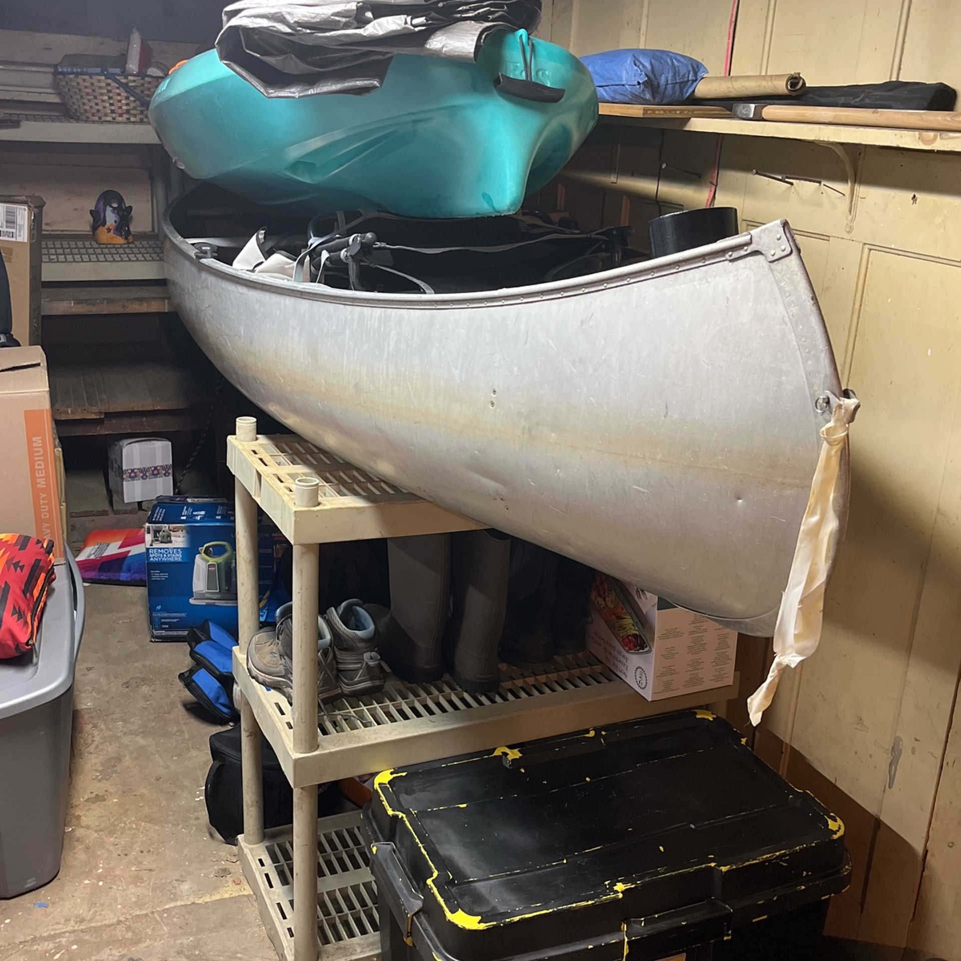 12’ Aluminum Canoe