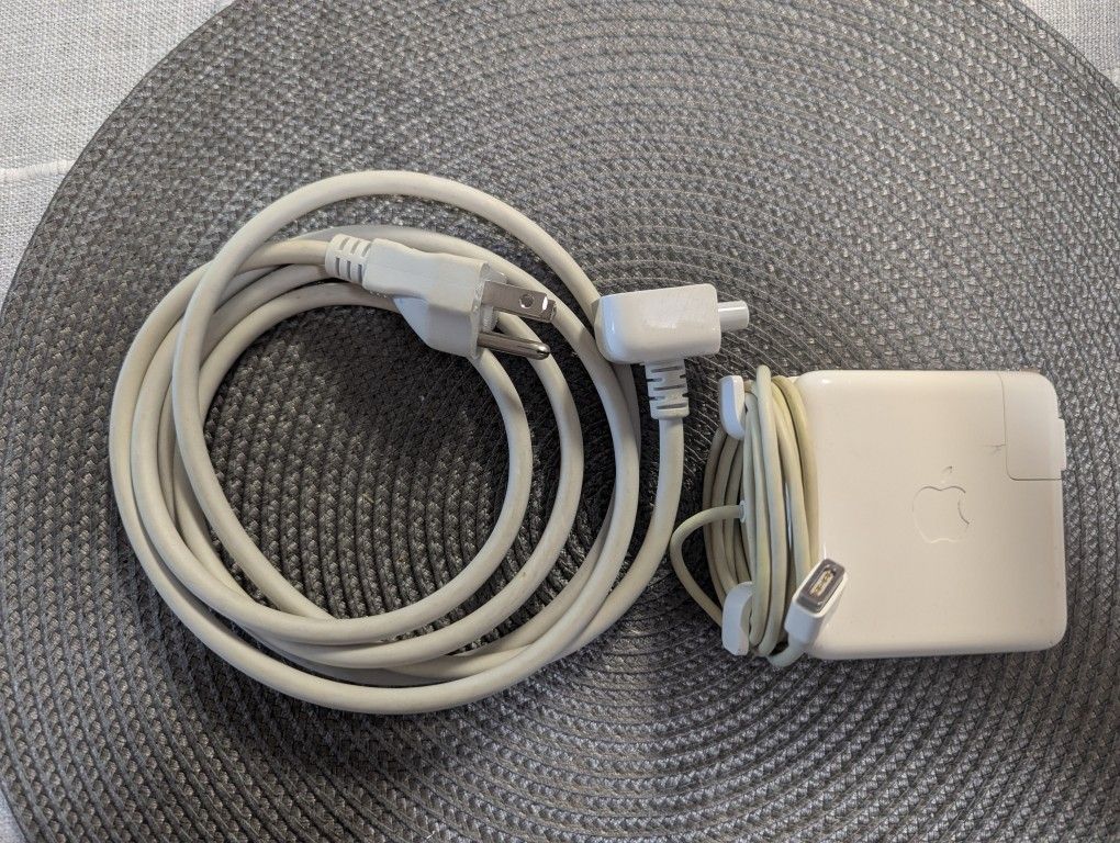 Apple MacBook Charger 