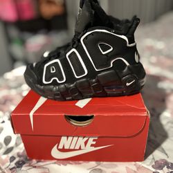 Nike Air Boys Sneakers (size 10.5c)
