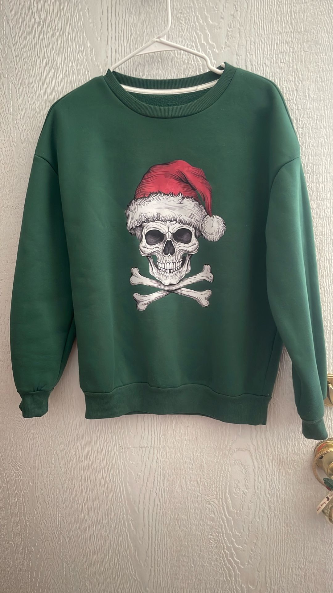 CHRISTMAS SWEATSHIRT SIZE SMALL
