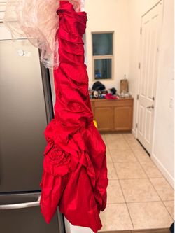 Beautiful Red Rose  Formal Dress  size XS , New. never worn