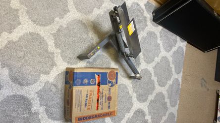 Clay Trap Launcher and Clays