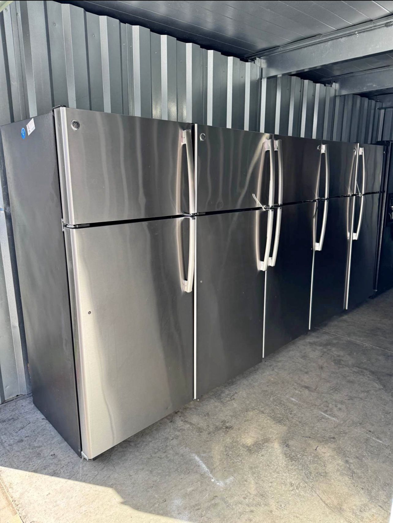 ⭐️GE Stainless Steel Top & Bottom Refrigerators – Clean & Works Great – $400⭐️