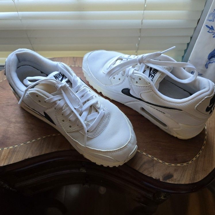 Nike Shoes For Youth