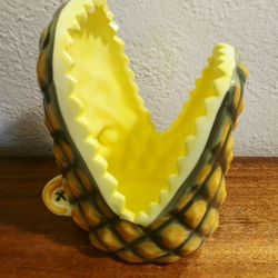 2015 Pineapple Alligator Mouth Fruit Salad Bowl 🐊🐊