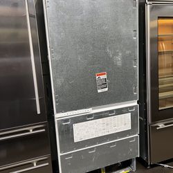 Sub Zero 36”Wide Panel Ready Built In Bottom Freezer Refrigerator 